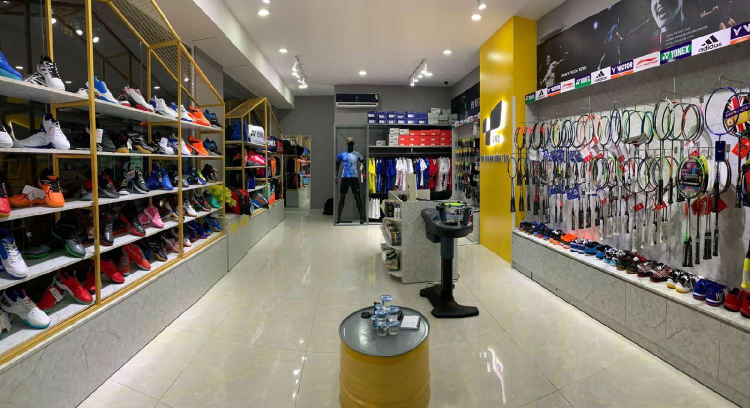 Cửa hàng bán vợt cầu lông ở Bình Tân - Shop VNB Sports Bình Tân