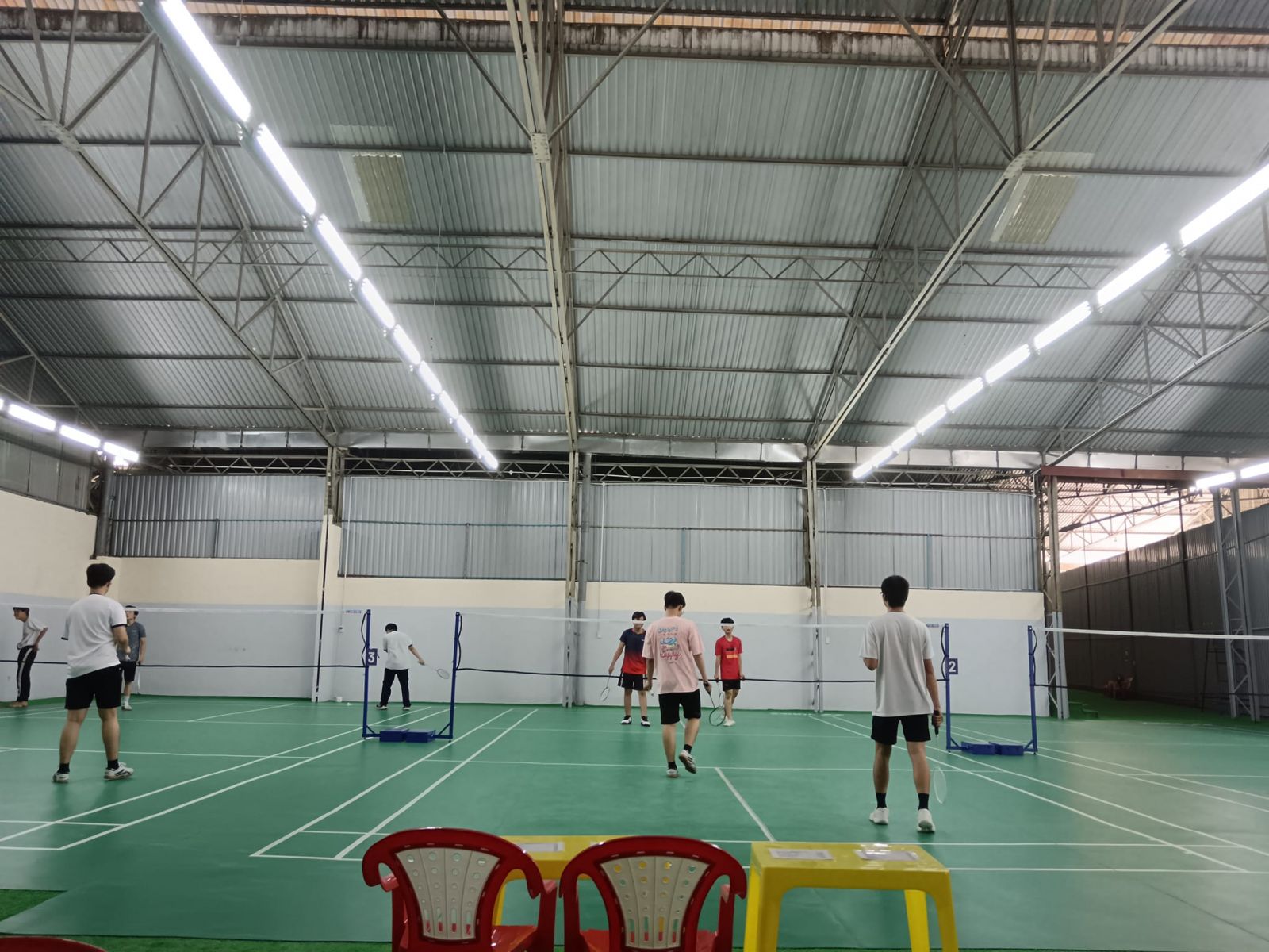 Sân cầu lông Hồng Châu