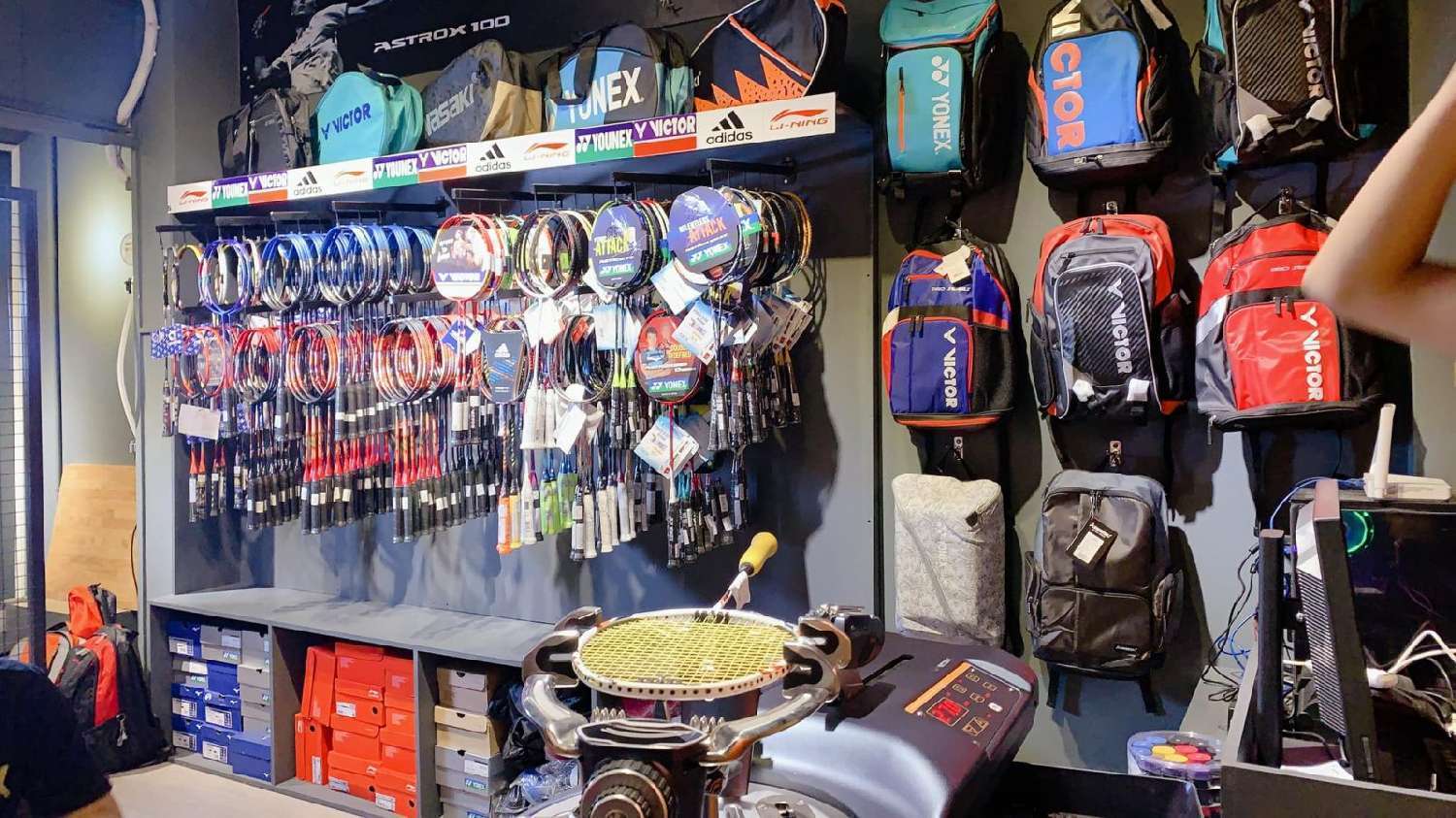 Shop cầu lông VNB Sports quận 8