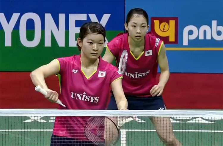 Ayaka Takahashi và đồng đội của mình là Misaki Matsutomo